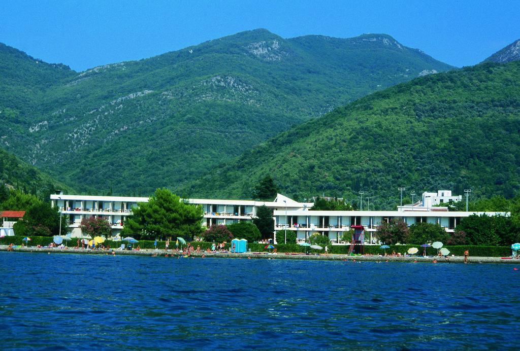 Hotel Kamelija Donja Lastva Exterior foto