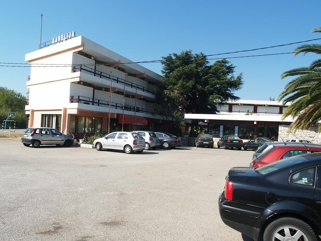 Hotel Kamelija Donja Lastva Exterior foto
